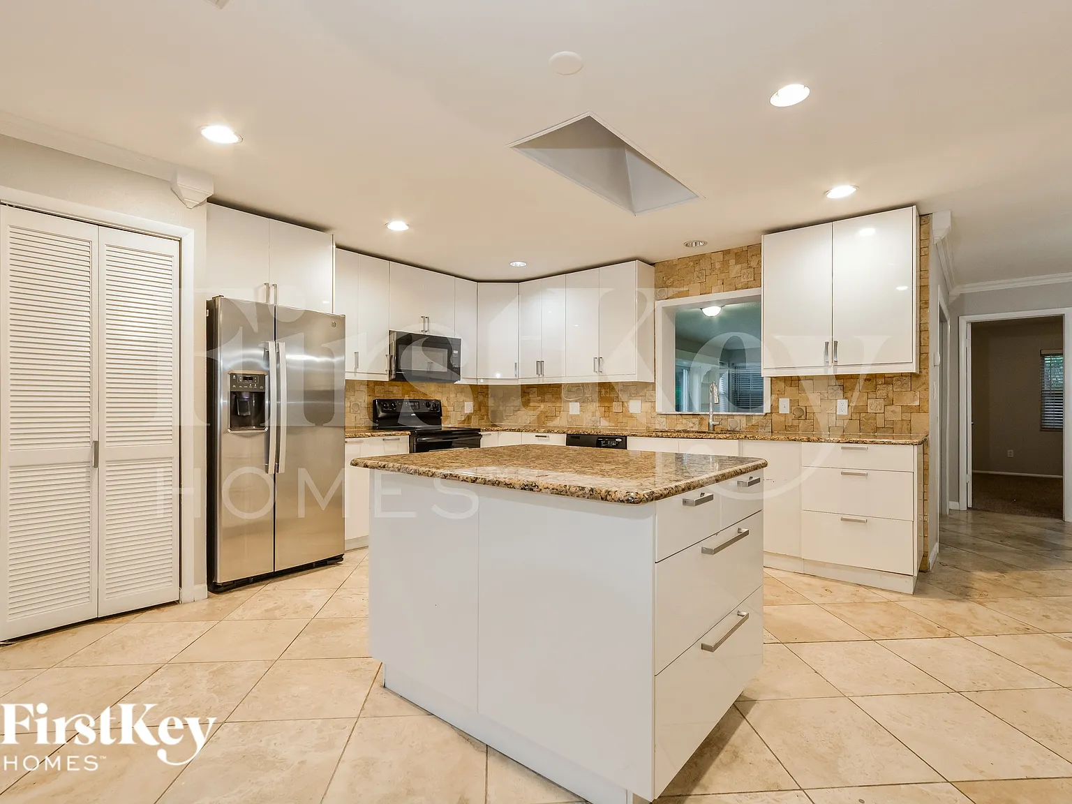 4 bed, 2.0 bath, 2218 sqft, $2,915 — Photo 4