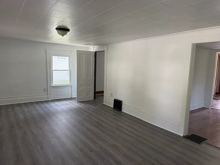 641 S Court St — Photo 7