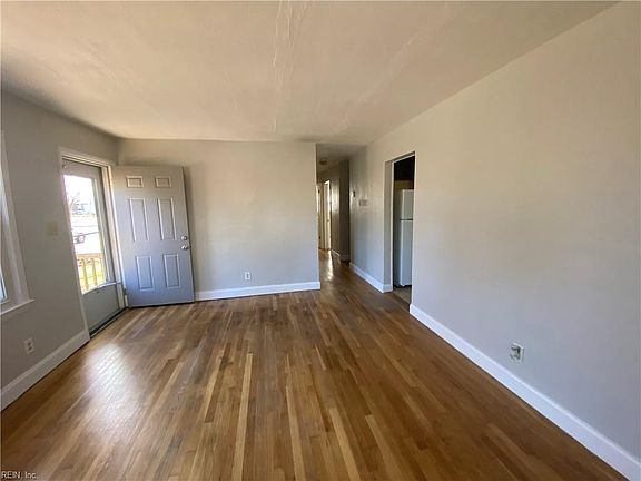 5th image of 401 Catalina Ave