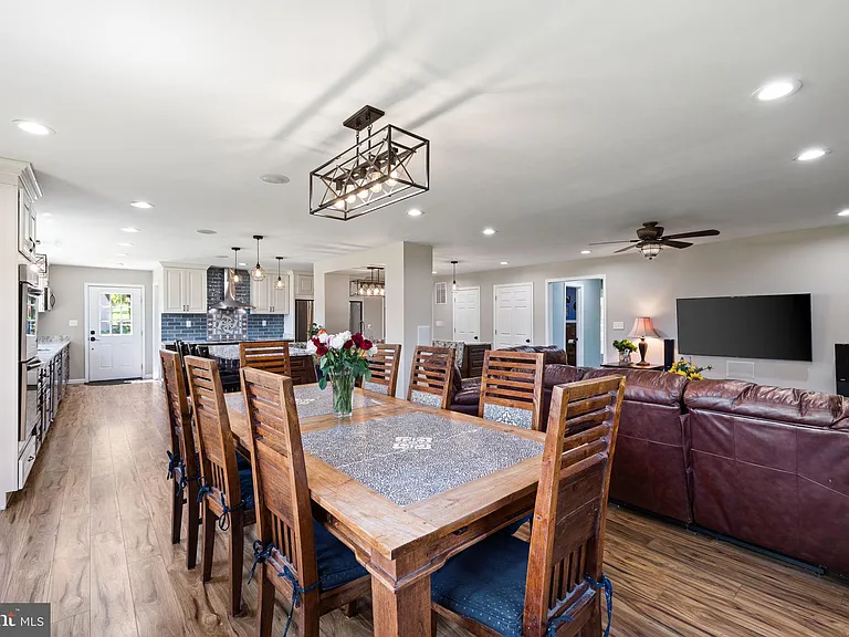 4301 Mountain View Dr — Photo 22