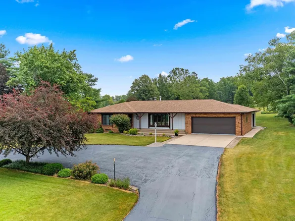 15830 Herberger Rd, Mackinaw, IL 61755