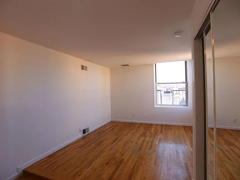 253 3rd St #2B — Photo 29