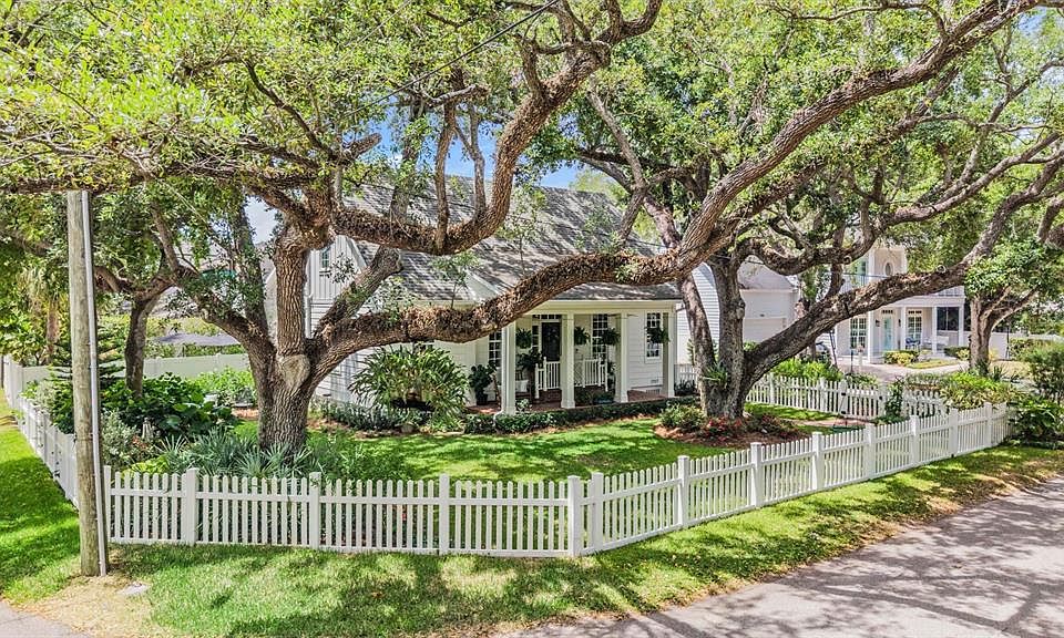 1st image of 1707 S Hesperides St