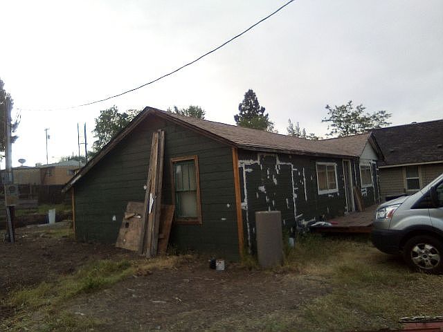2nd image of 2208 Laurel St