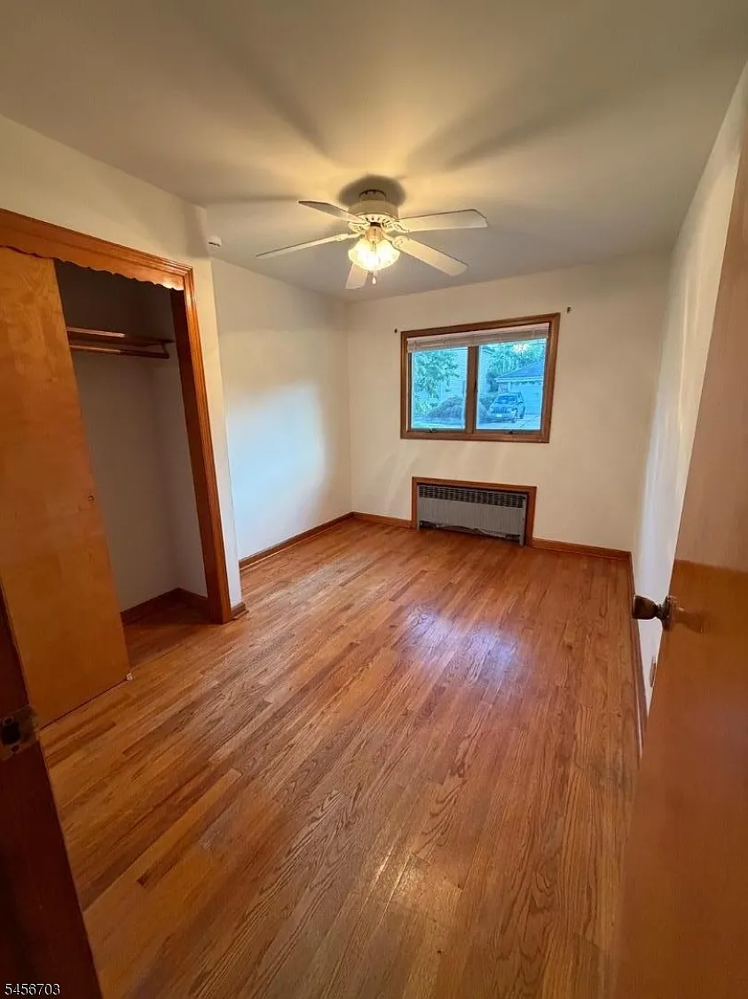 3 bed, 1.0 bath, $2,400 — Photo 3