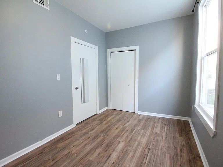 2927 N Lawndale Ave #1 — Photo 8