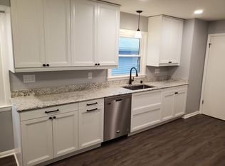 15525 W Glendale Dr, New Berlin, WI 53151