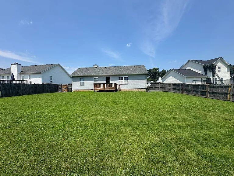 371 Andrew Dr — Photo 30