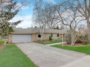 8965 N Fielding Rd, Bayside, WI 53217