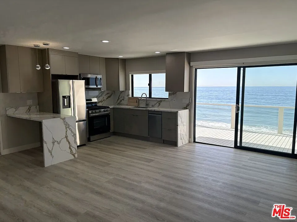 2 bed, 1.0 bath, $9,950 — Photo 2