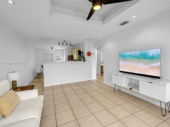 4th image of 21389 NW 39th Ave