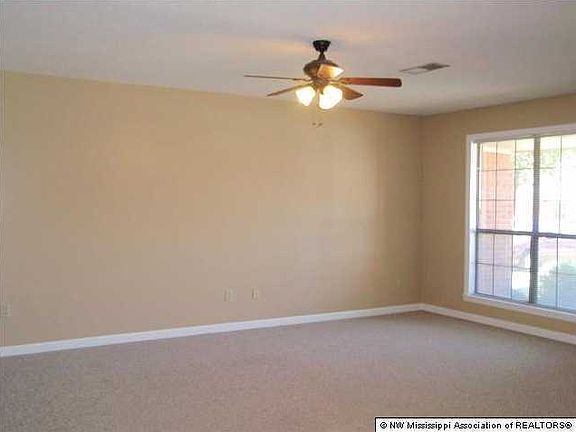 3rd image of 5812 Garden Walk