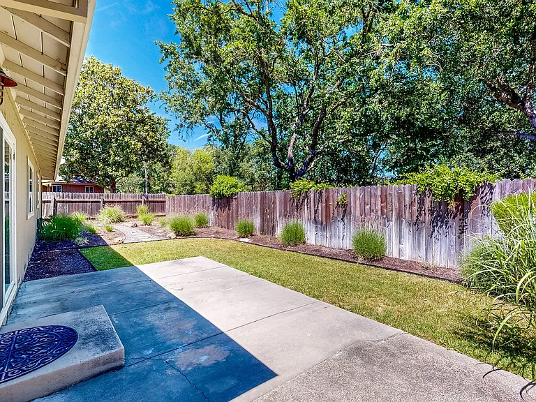 2146 Rivera Dr — Photo 60