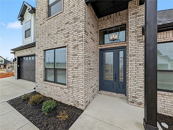 2nd image of 1811 Bluestem Dr