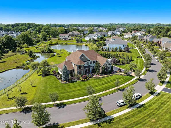19 Windermere Road, Lincroft, NJ 07738