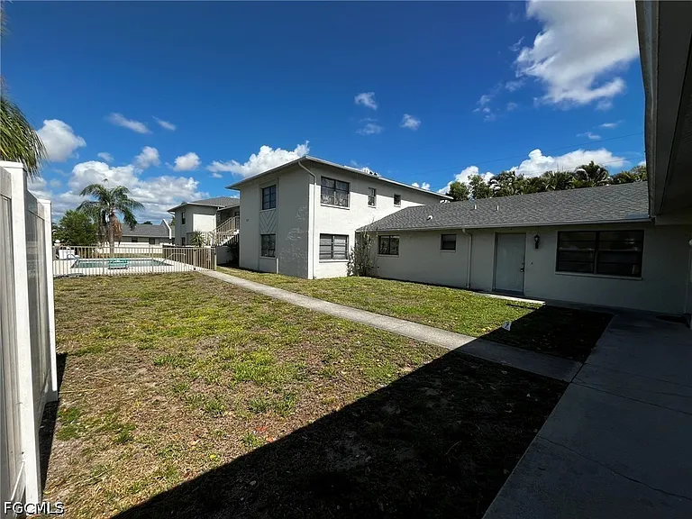 919 SE 8th Ter #7 — Photo 19