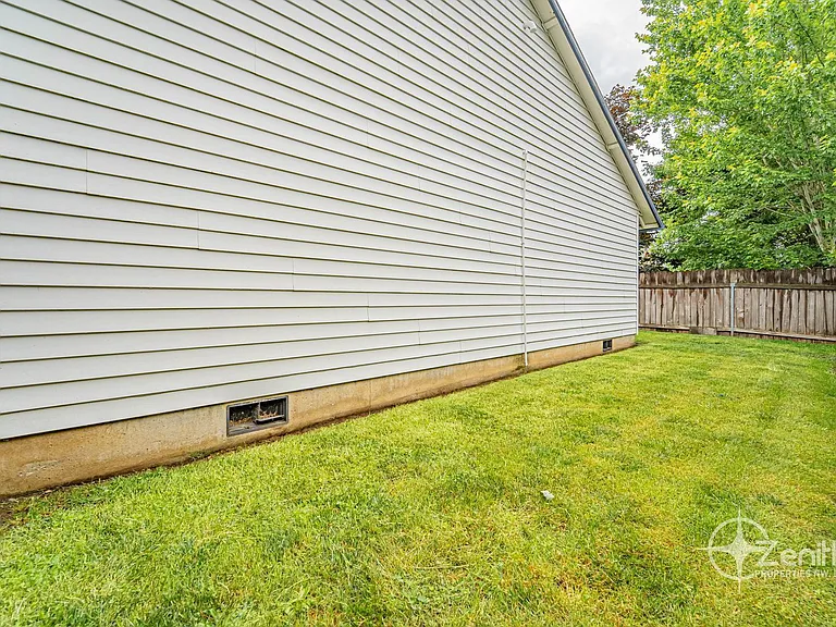 17403 NE 3rd St — Photo 25