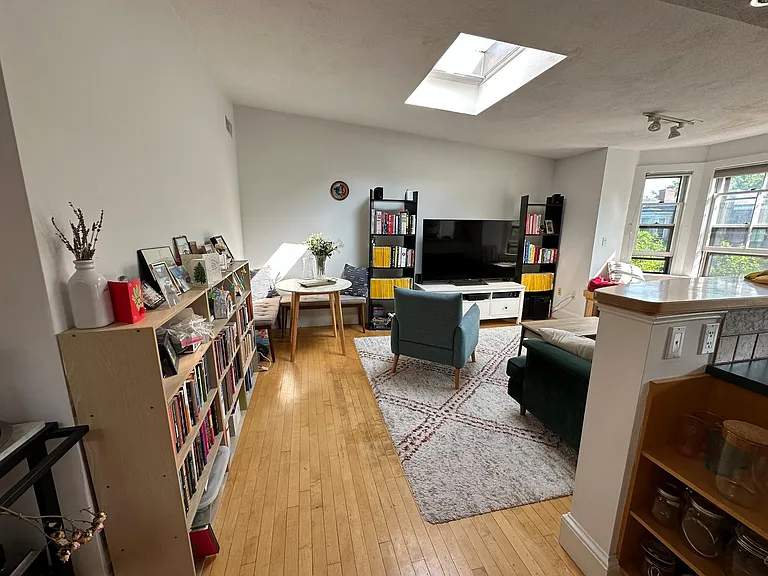 33 Holyoke St — Photo 7