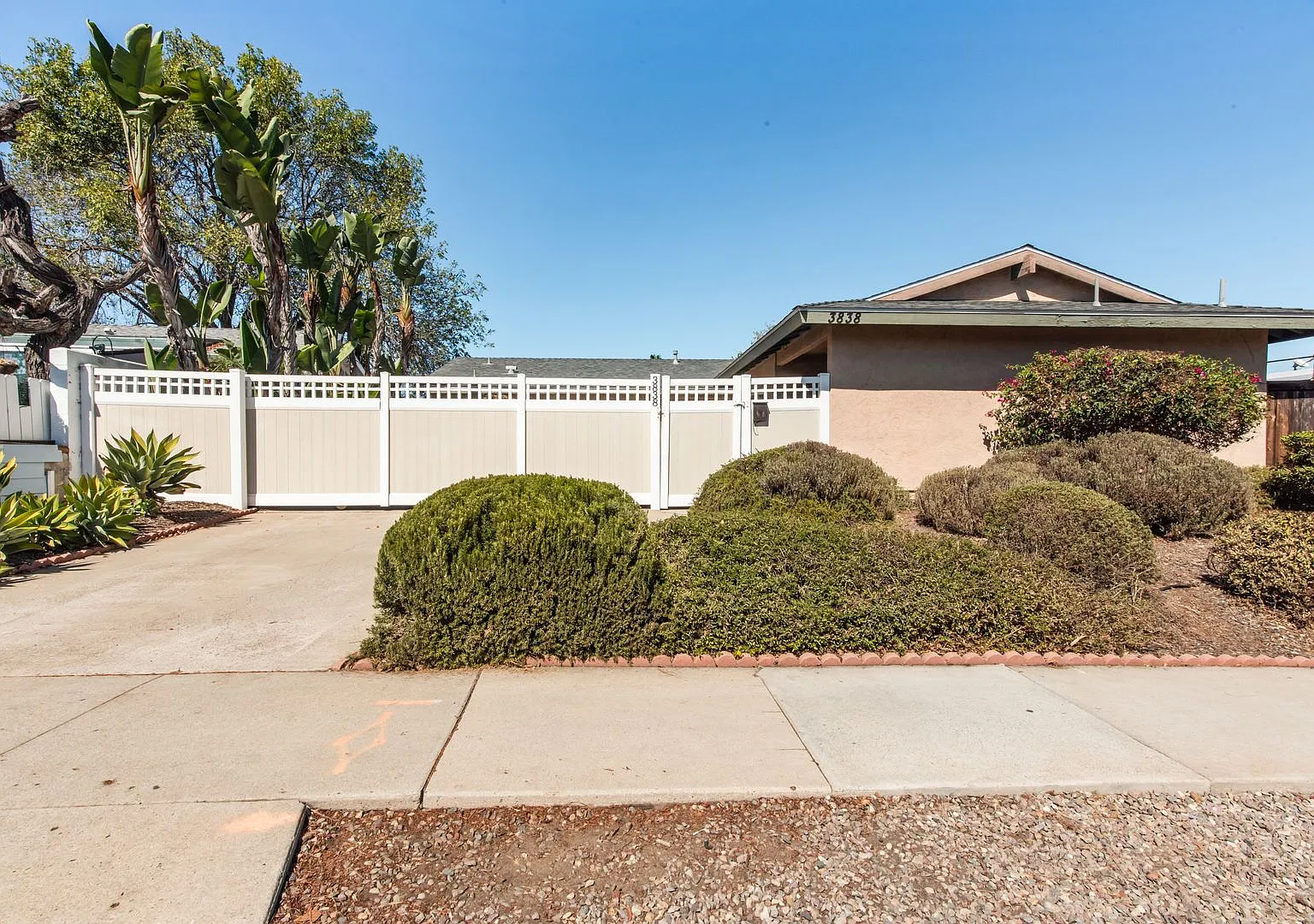 Spacious 4-Bedroom Home — Photo 1