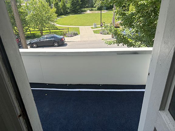 4th image of 867 Eastern Ave