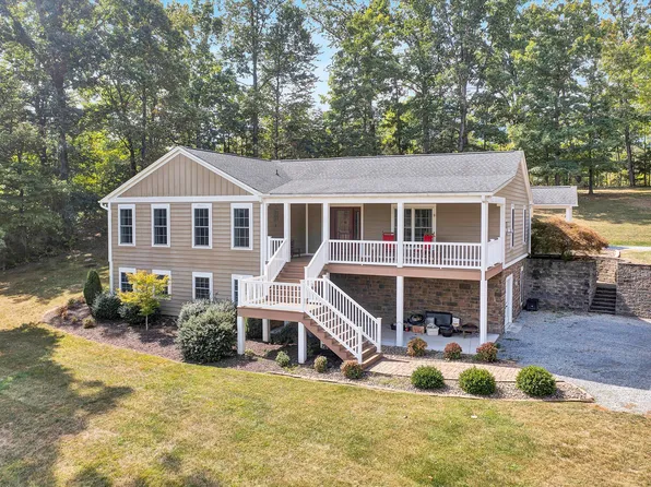 1208 Flaming Arrow Rd, Blue Ridge, VA 24064