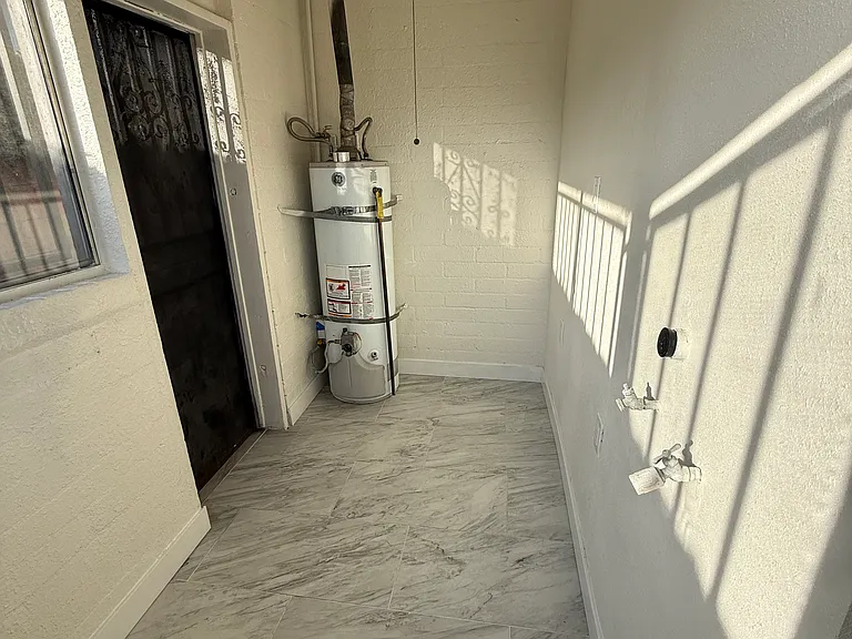 224 S Avenue 21 — Photo 3