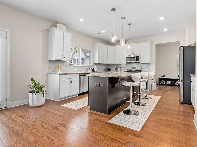 6508 Satjanon Dr — Photo 18