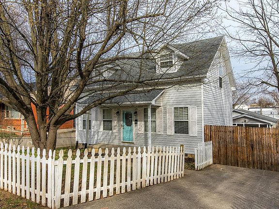 3rd image of 704 Bradley St