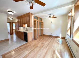 137 Charles St #1A, Boston, MA 02114