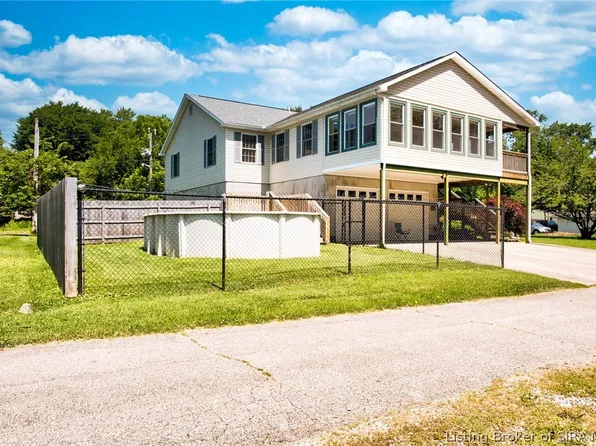 214 N 2nd Street, Jeffersonville, IN 47130