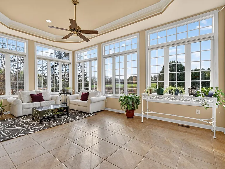 401 Hilton Head Ct — Photo 16
