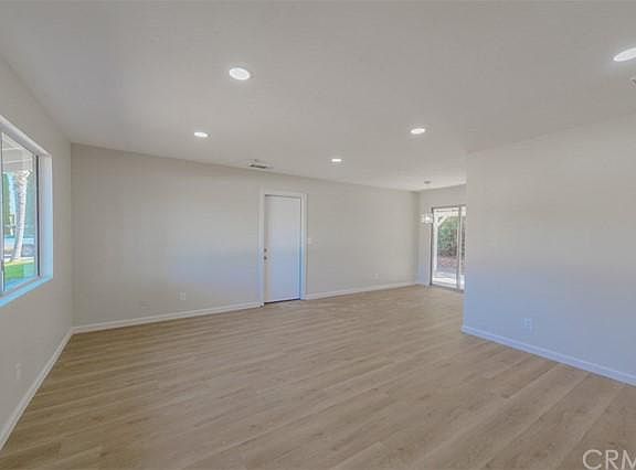 5th image of 212 N Davis St
