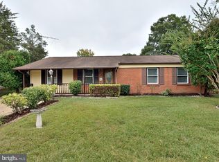 114 N Alder Ave, Sterling, VA 20164