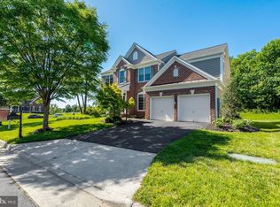 43896 Churchill Glen Dr, Chantilly, VA 20152
