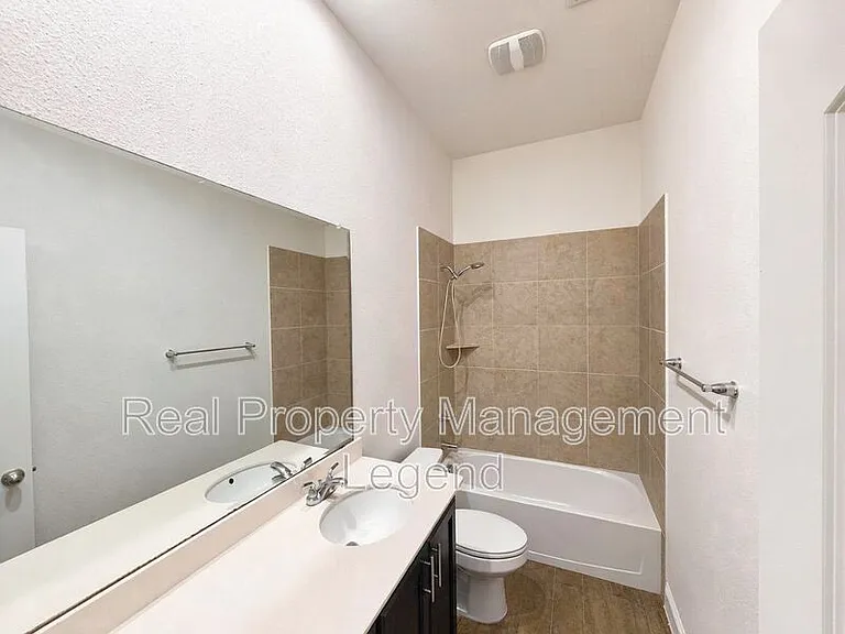 417 Cooper St — Photo 2