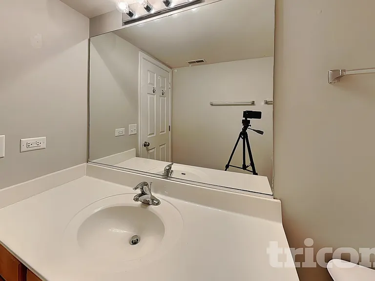 8007 Shady Oak Rd — Photo 12