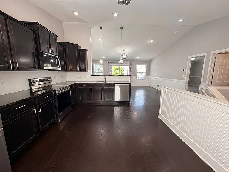 1627 Hamlet Dr SE — Photo 10