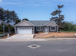 2819 Lincoln Ave SW, Bandon, OR 97411