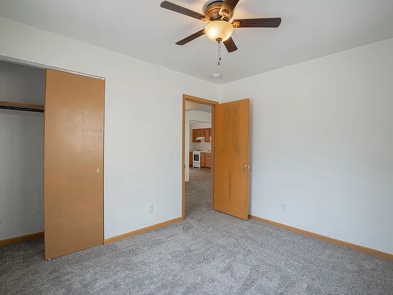 2411 Brentwood Pkwy — Photo 8