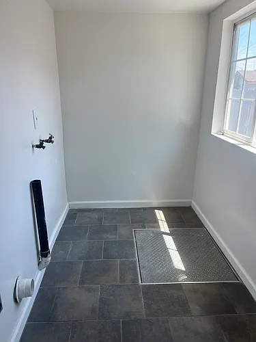 134 Oak St Photo 1