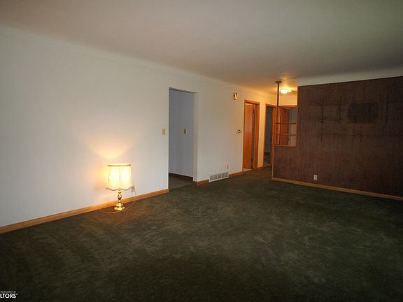 3rd image of 1229 Betsy Ln