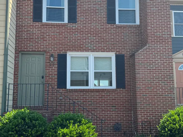 11 Lafayette Sta, Fredericksburg, VA 22401