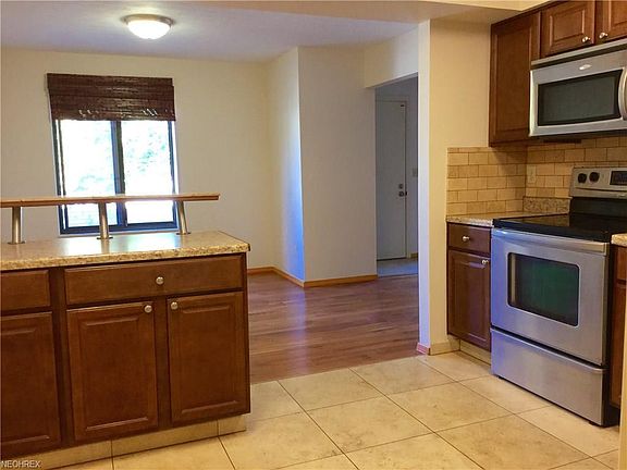 3rd image of 819 Tollis Pkwy #7