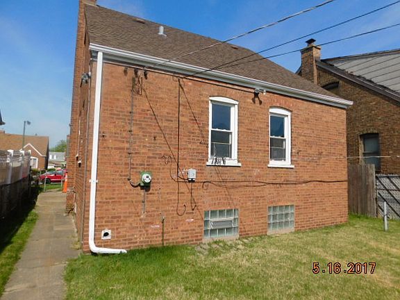 3rd image of 10923 S Avenue G
