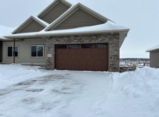 5211 Overlook Ln, Sioux City, IA 51106