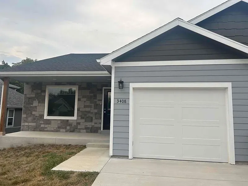 3 bed, 2000 sqft, $1,750 — Photo 1