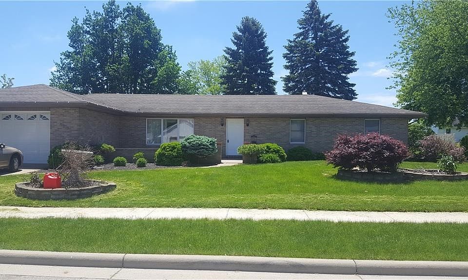 1st image of 215 West St