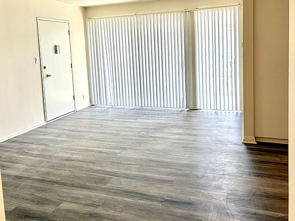 3rd image of 7533 Lexington Ave APT 303