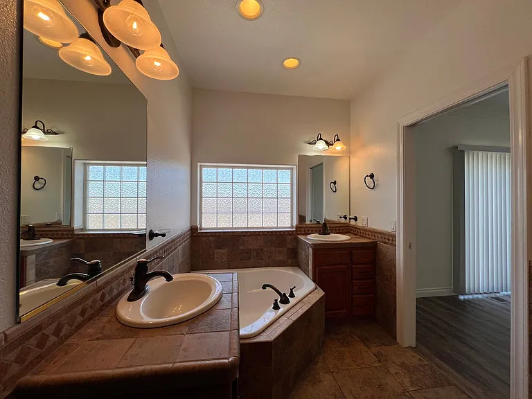 524 Discovery Dr — Photo 12
