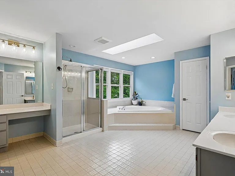 676 Old Hunt Way — Photo 32